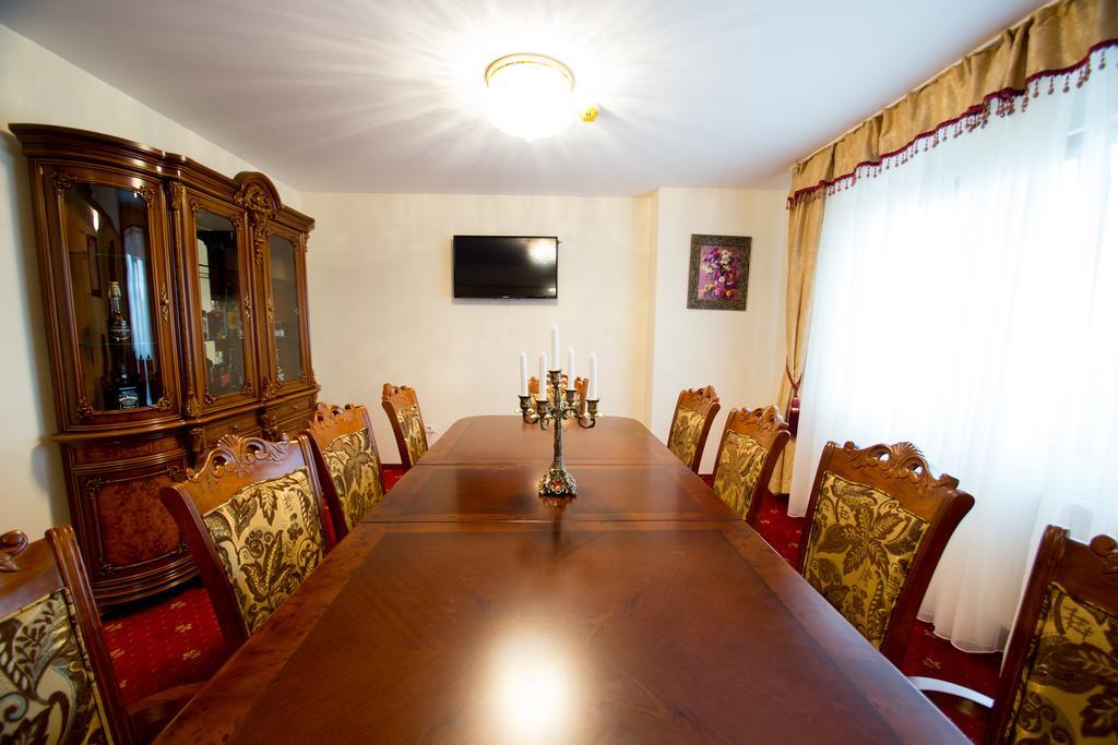 Pensiunea Oscar Focşani Extérieur photo